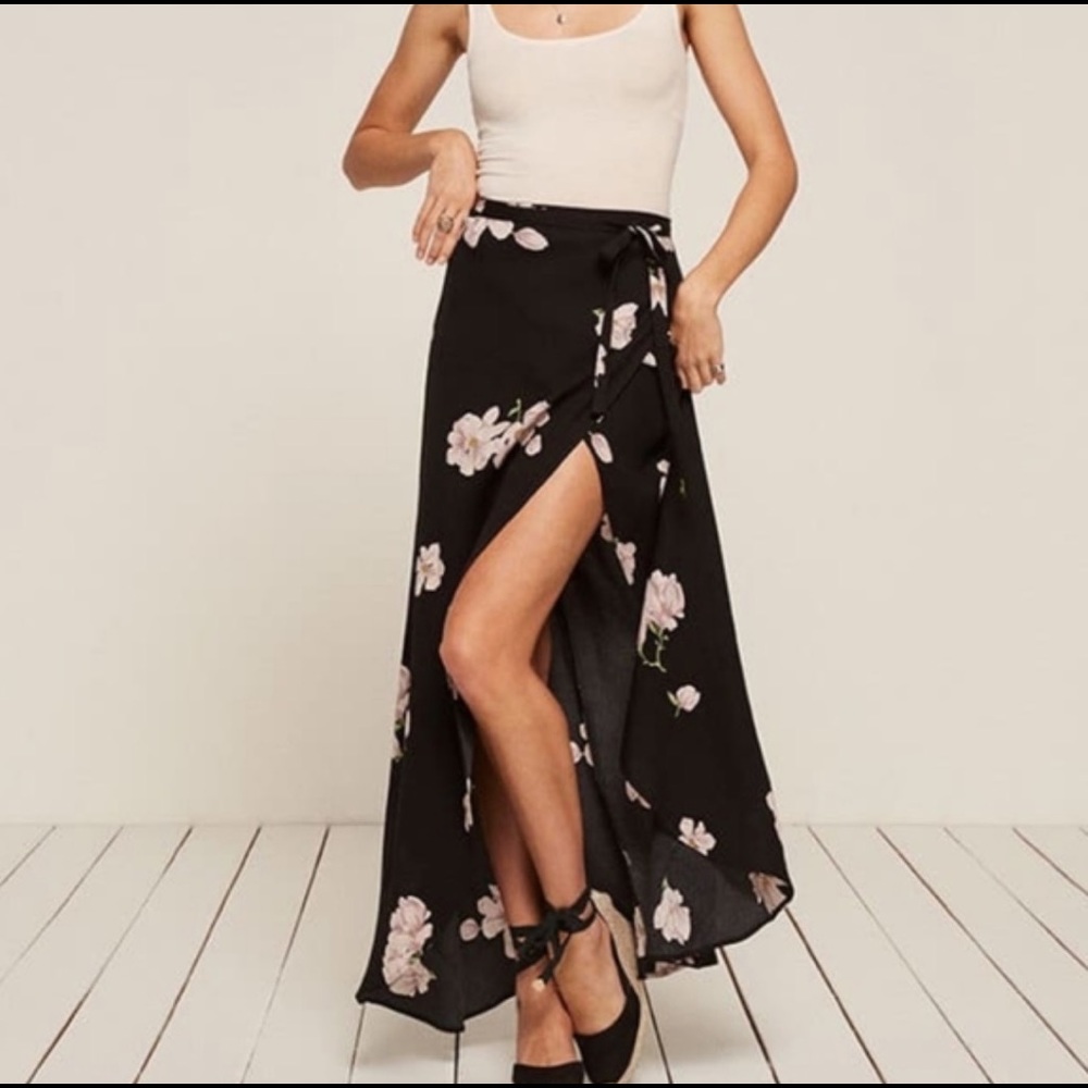 Reformation Lucia Skirt in La Tijera